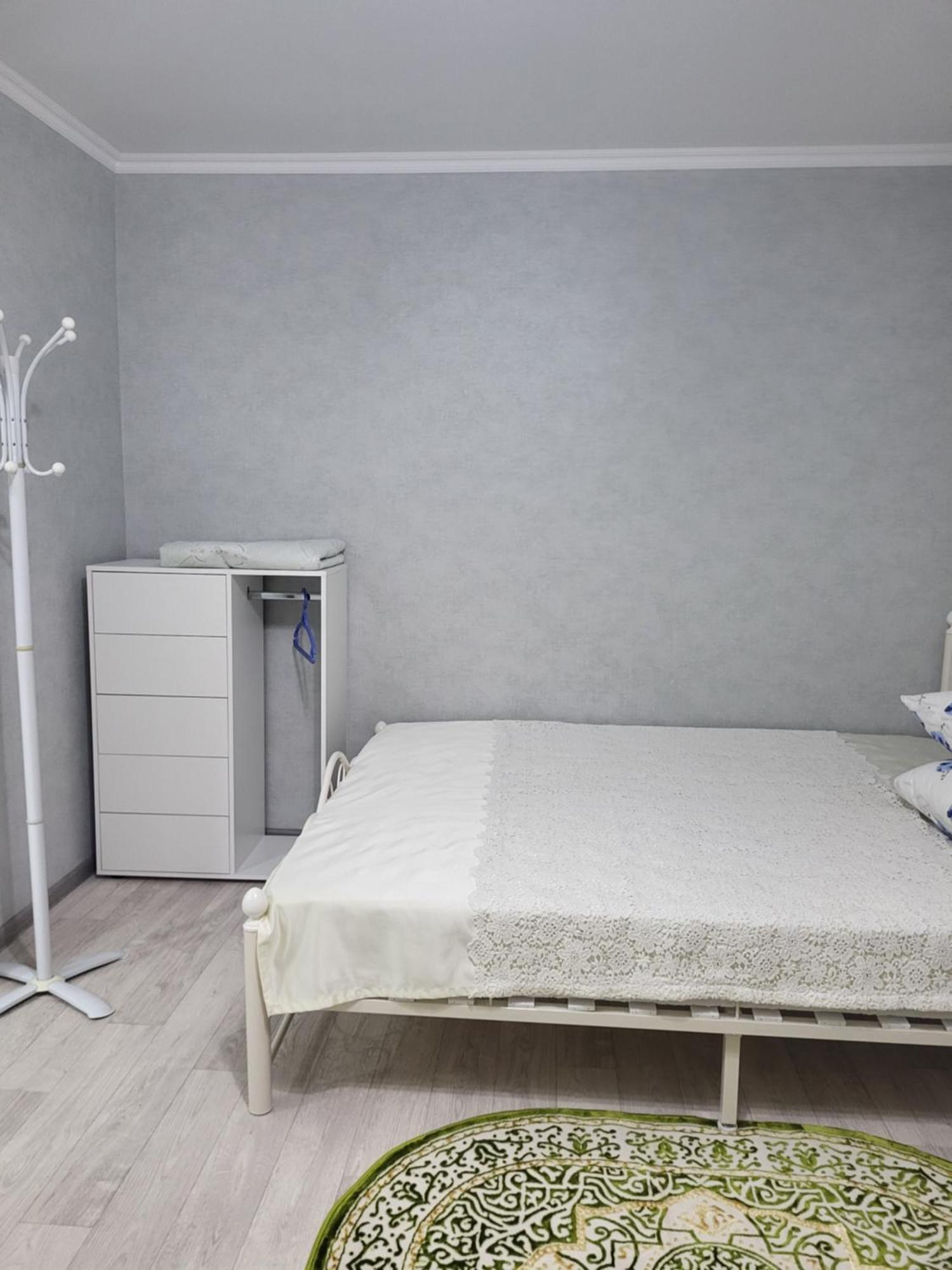 Ahmetova 4 30 Lägenhet Alma-Ata Exteriör bild